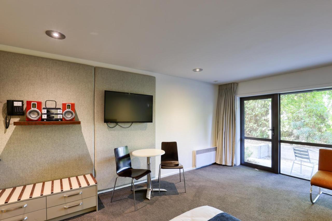 Garden Court Suites & Apartments Квинстаун Экстерьер фото