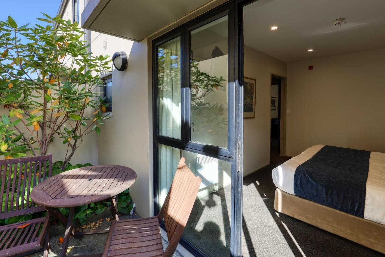 Garden Court Suites & Apartments Квинстаун Экстерьер фото